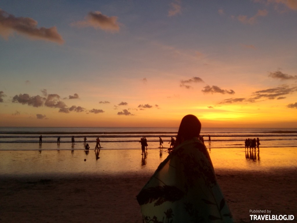 Menikmati Senja Di Pantai Kuta Bali Travel Blog Indonesia